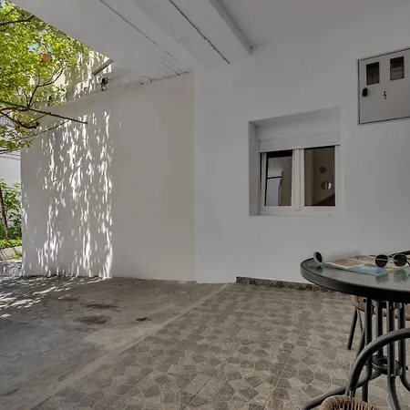 Apartment Sunny Garden Ana